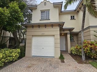 2+1 Townhouse — 2022 ISLAND Drive, Riviera Beach, 33404