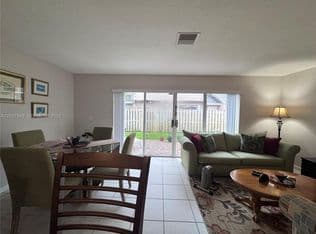 3-bedroom Townhouse — 12204 NW 36th Pl, Fort Lauderdale, 33323