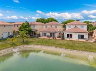 4-bedroom Single-Family Home — 11318 NW 44th Ter, Doral, 33178
