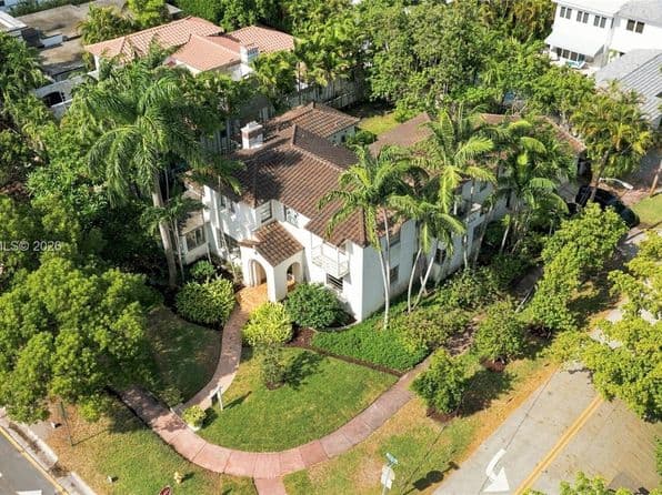 7-bedroom Single-Family Home — 5680 Pine Tree Dr, Miami Beach, FL 33140