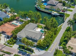 6-bedroom Single-Family Home — 431 Layne Blvd, Hallandale, 33009