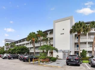 2-bedroom Condo — 3002 Portofino Isle #E3, Coconut Creek, 33066