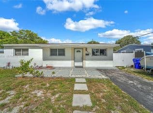 3-bedroom Single-Family Home — 900 N 70th Ave, Hollywood, 33024