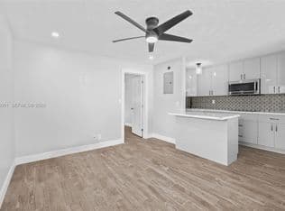 6-bedroom Property — 1634 NE 4th Pl, Fort Lauderdale, 33301
