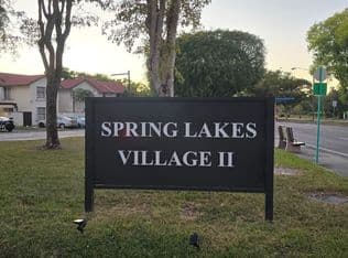 3+1 Townhouse — 10454 NW 5th Ter #4-30, Miami, 33172