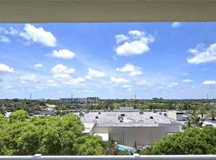 3+1 Condo — 2775 NE 187th St APT 506, Aventura, 33180