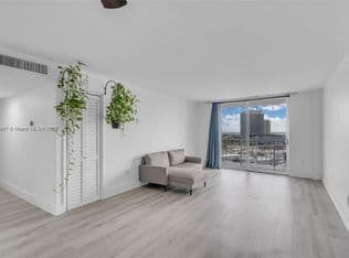 2+1 Condo — 6900 Bay Dr APT 11F, Miami Beach, 33141