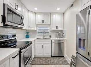 2+1 Condo — 9720 S Hollybrook Lake Drive #204, Hollywood, 33025