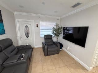 2+1 Condo — 5935 W 26th Ave APT 204, Hialeah, 33016