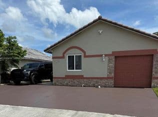 3-bedroom Single-Family Home — 14406 SW 179th Ln, Miami, 33177