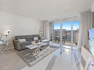 1+1 Condo — 5601 Collins Ave APT 1618, Miami Beach, 33140