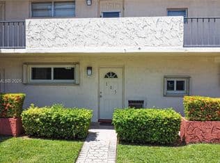 1-bedroom Condo — 300 S Hollybrook Dr APT 105, Pembroke Pines, 33025