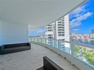 3+1 Condo — 21050 Point Pl #2001, Aventura, 33180