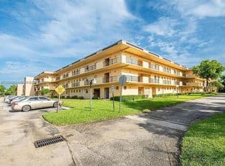 2+1 Condo — 201 Berkley Rd APT 102, Hollywood, 33024