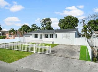3+1 Müstakil ev — 355 W 62nd St, Hialeah, 33012