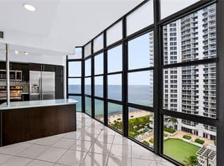 1+1 Condo — 6423 Collins Ave APT 1702, Miami Beach, 33141