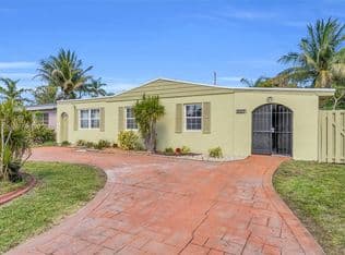 3+1 Müstakil ev — 921 N 31st Ct, Hollywood, 33021