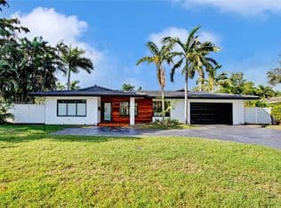 3-bedroom Single-Family Home — 2457 NE 27th Ter, Fort Lauderdale, 33305