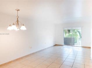 2-bedroom Condo — 4600 SW 67th Ave APT 243, Miami, 33155