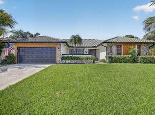 4-bedroom Single-Family Home — 9680 NW 10th Court, Plantation, 33322