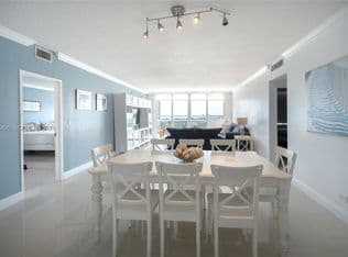 2+1 Condo — 5601 Collins Ave APT 1420, Miami Beach, 33140