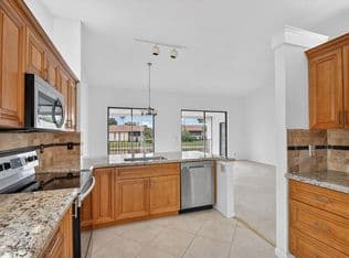 3-bedroom Condo — 10231 N Circle Lake Drive #201, Boynton Beach, 33437