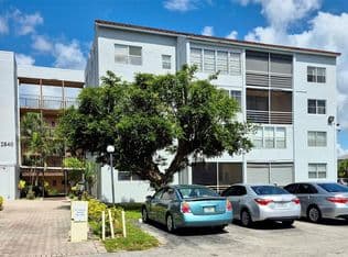2-bedroom Condo — 2840 Somerset Drive #208m, Lauderdale Lakes, 33311