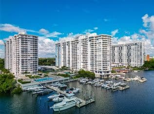 2+1 Condo — 18011 Biscayne Blvd APT 902, Aventura, 33160