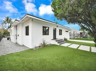 4+1 Müstakil ev — 112 NW 53rd St, Miami, 33127