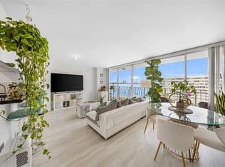 2-bedroom Condo — 7601 E Treasure Dr APT 923, North Bay Village, 33141