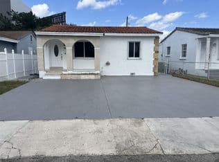 3+1 Müstakil ev — 6823 SW 25th St, Miami, 33155