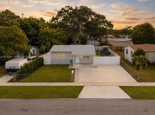 2-bedroom Single-Family Home — 6416 Franklin St, Hollywood, 33024