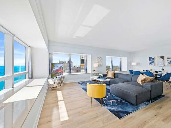 Building — For Rent, Miami 33131