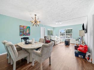 2-bedroom Condo — 5540 Tamberlane Circle #221, Palm Beach Gardens, 33418