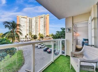 1+1 Condo — 1351 NE Miami Gardens Dr APT 203E, Miami, 33179