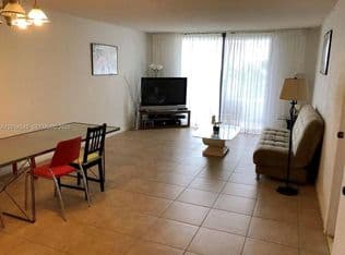 1-bedroom Condo — 600 Three Islands Blvd APT 418, Hallandale Beach, 33009