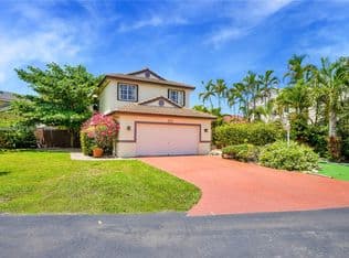 4-bedroom Single-Family Home — 15905 SW 83rd Ter, Miami, 33193