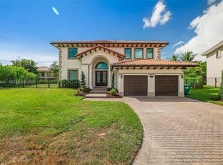 5-bedroom Single-Family Home — 7516 SW 190th St, Cutler Bay, 33157