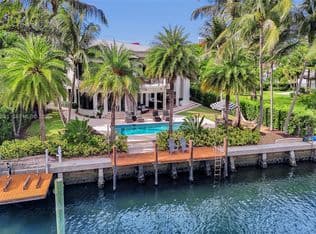 6-bedroom Single-Family Home — 113 Holiday Dr, Hallandale Beach, 33009