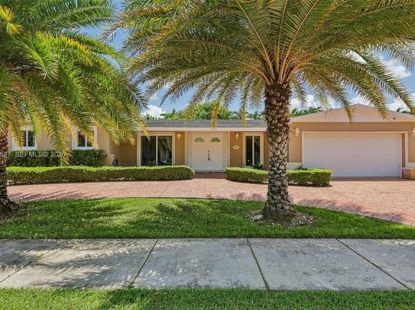 3+1 Müstakil ev — 14552 SW 75th St, Miami, FL 33183