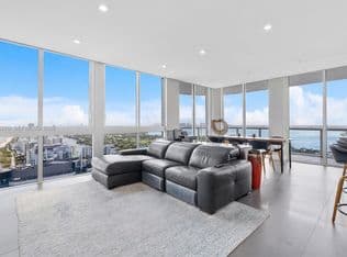 2-bedroom Condo — 6365 Collins Ave APT 4307, Miami Beach, 33141