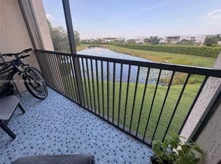 2+1 Condo — 16471 Blatt Blvd APT 203, Weston, 33326