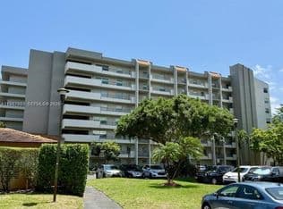 2-bedroom Condo — 3910 Inverrary Blvd APT 407B, Lauderhill, 33319
