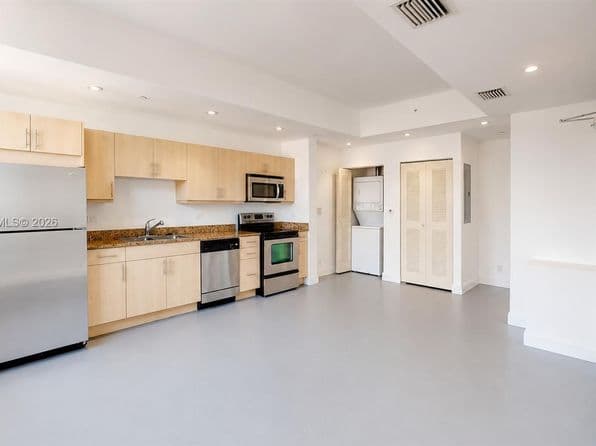 1-bedroom Condo — 111 E Flagler St APT 810, Miami, FL 33131
