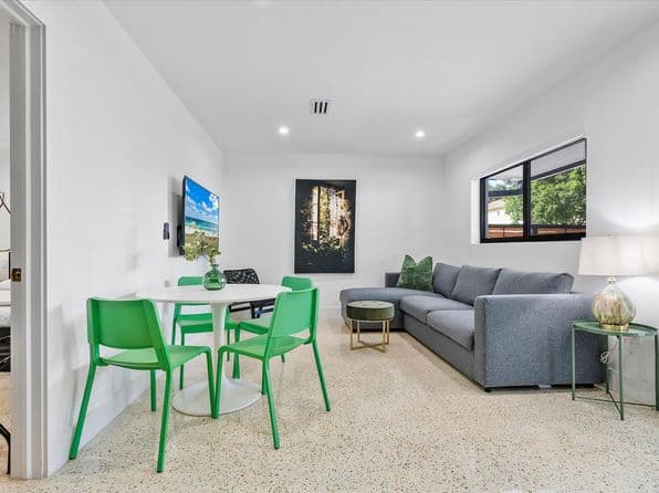 1-bedroom Building — For Rent, Miami 33127
