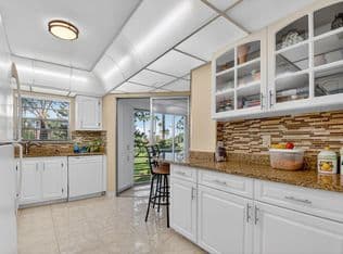 2+1 Condo — 3810 Via Poinciana #206, Lake Worth, 33467