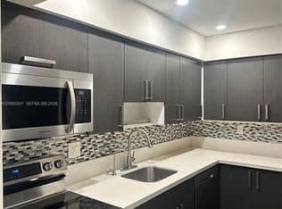 2+1 Condo — 9449 SW 76th St APT T5, Miami, 33173