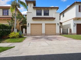 4+1 Townhouse — 8932 SW 228th Ln, Cutler Bay, 33190