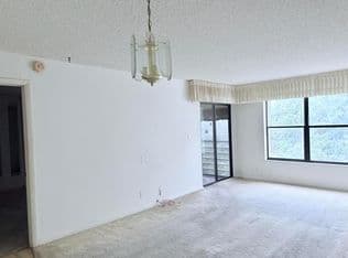 1+1 Condo — 2314 S Cypress Bend Drive Unit 614, Pompano Beach, 33069