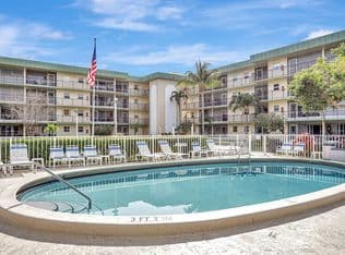 2-bedroom Condo — 806 SE 7th Street #403, Deerfield Beach, 33441